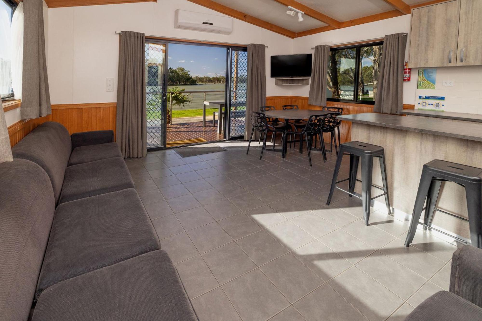 Big4 Renmark Riverfront Holiday Park Exterior foto